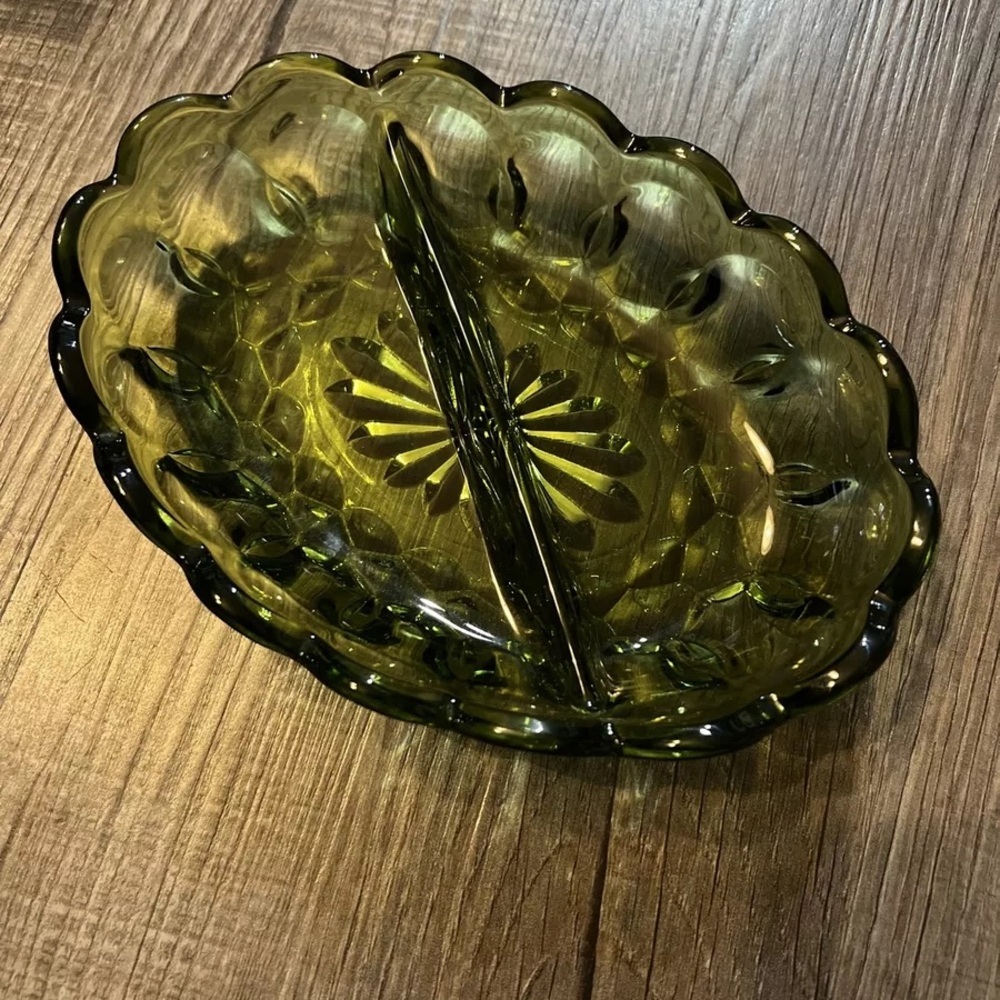 🔥🔥Pretty Vintage Green Depression Oval 2 Section Glass Candy Nut Compote dish
